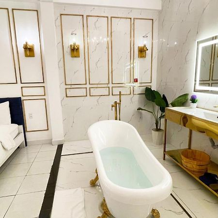 A In Hotel Glamour Hô Chi Minh-Ville Extérieur photo